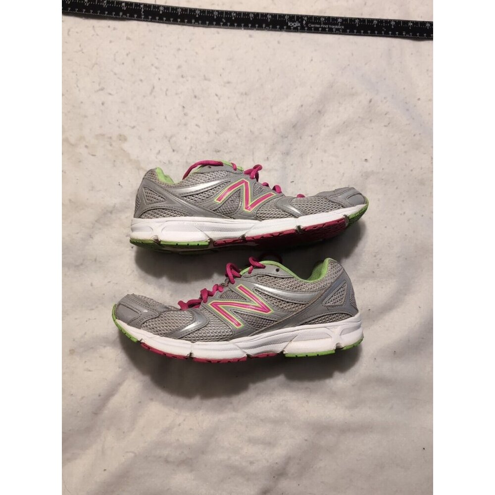 New Balance 490 V2 Running Shoe Style W490SGL2 Gray Pink Green Women's Size 10B